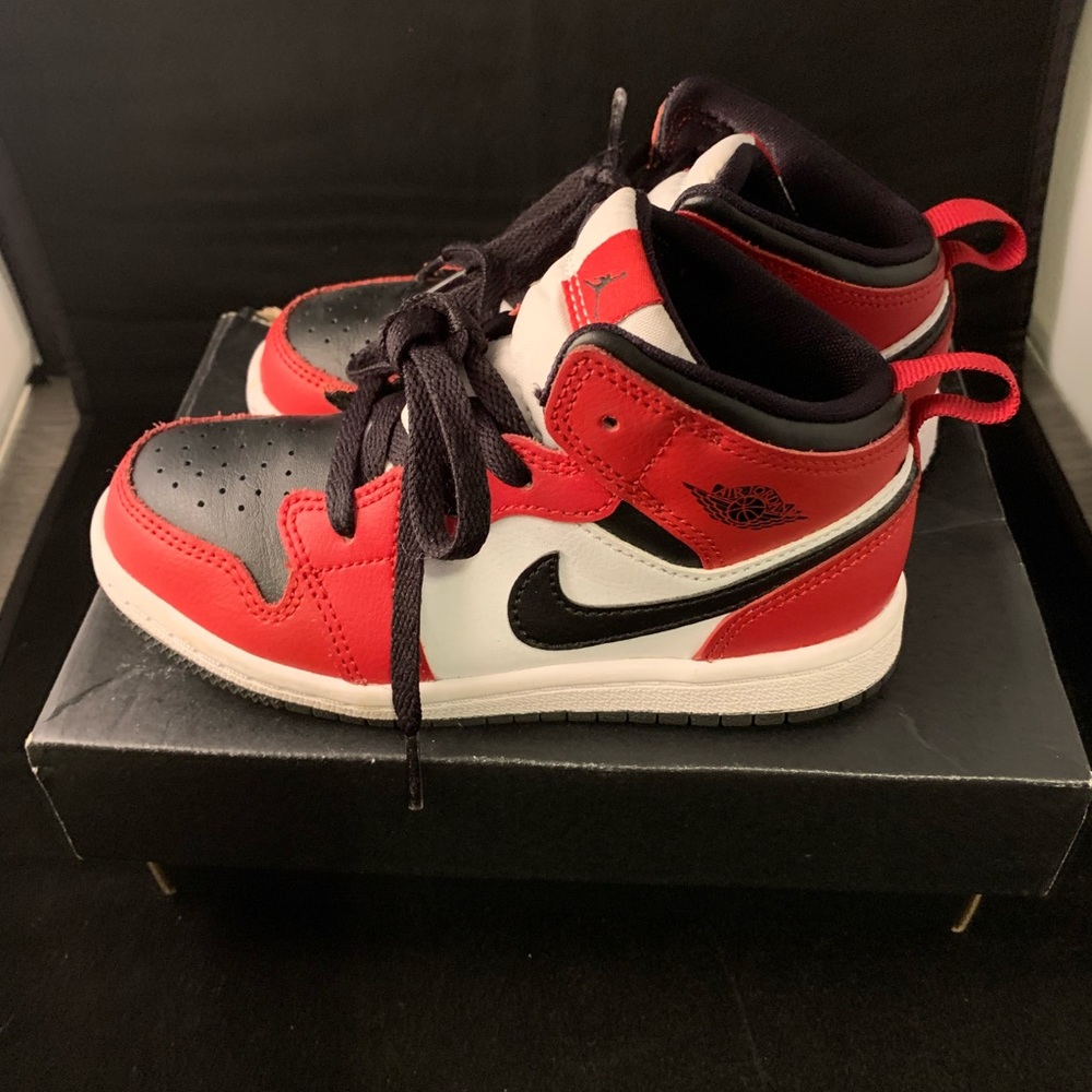 Toddler Jordon 1s